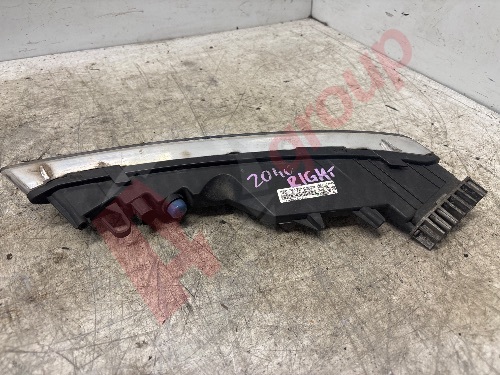 PORSCHE CAYENNE S 958 14-18 RIGHT DRIVERS SIDE O/S DAY RUNNING LIGHT