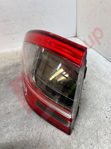 FORD S-MAX ZETEC 10-15 LEFT PASSENGER SIDE N/S REAR TAIL LIGHT *