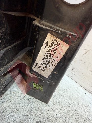 DACIA DUSTER MK1 FL 14-16 RIGHT DRIVERS SIDE O/S REAR TAIL LIGHT