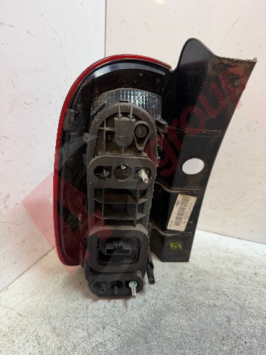 DACIA DUSTER MK1 FL 14-16 RIGHT DRIVERS SIDE O/S REAR TAIL LIGHT
