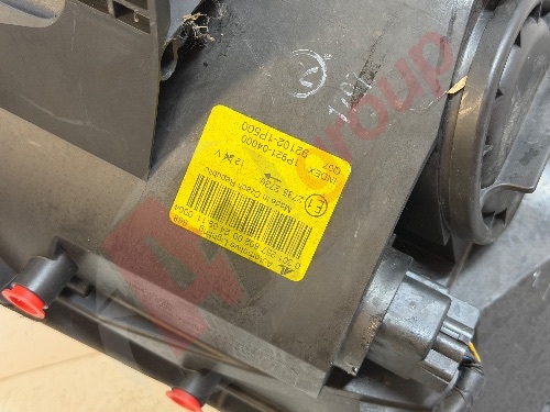 KIA VENGA CRDI 2 MK1 10-14 RIGHT DRIVERS SIDE O/S FRONT HEADLIGHT