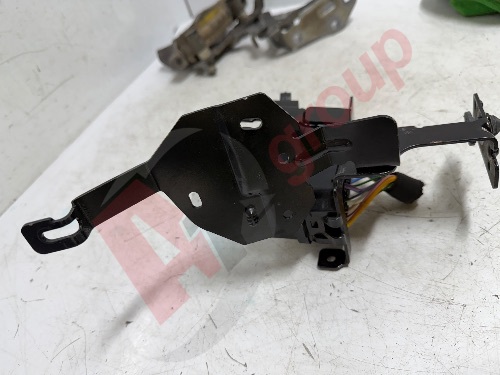 PEUGEOT 2008 MK1 16-23 FUSE BOX 9820725480