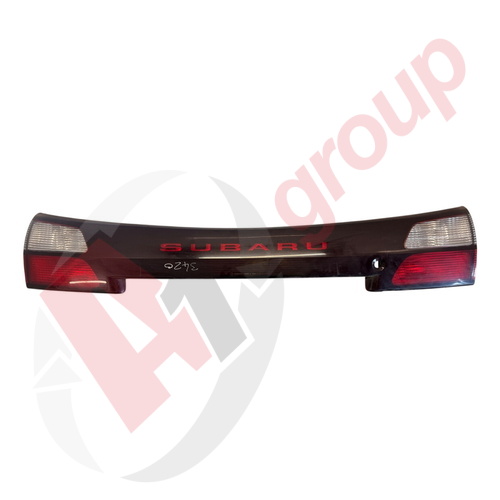 SUBARU LEGACY OUTBACK ESTATE BH5 MK3 B4 01-03 REAR CENTRE TAILGATE LIGHT BAR